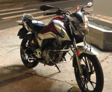 PCPR recupera motocicleta furtada e prende homem por receptação e adulteração em Castro
