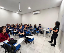 PCPR ministra palestra sobre carreira policial e atuação para jovens do CIEE em Curitiba