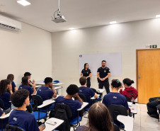 PCPR ministra palestra sobre carreira policial e atuação para jovens do CIEE em Curitiba