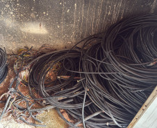 PCPR e GCM prendem cinco pessoas em posse de 1 tonelada de fios de cobre em Quatro Barras