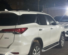 PCPR prende dois homens por furto e adulteração de caminhonetes de luxo em Curitiba