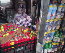 PCPR prende homem em flagrante por venda de alimentos vencidos e arrecadados sob falso pretexto de doação em Curitiba