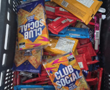 PCPR prende homem em flagrante por venda de alimentos vencidos e arrecadados sob falso pretexto de doação em Curitiba