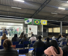PCPR ministra palestra sobre crimes cibernéticos e violência sexual em Francisco Beltrão