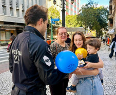 PCPR realiza ação de conscientização sobre violência sexual infantil em Curitiba 