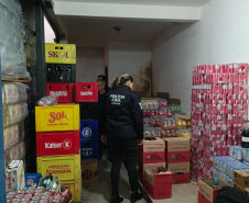 PCPR prende homem e apreende mais de 8,4 mil garrafas de vinho falsificadas em Curitiba