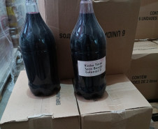 PCPR prende homem e apreende mais de 8,4 mil garrafas de vinho falsificadas em Curitiba