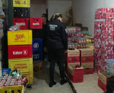 PCPR prende homem e apreende mais de 8,4 mil garrafas de vinho falsificadas em Curitiba