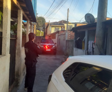PCPR prende três pessoas por comércio ilegal de produtos em Curitiba