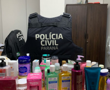 PCPR prende três pessoas por comércio ilegal de produtos em Curitiba