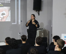 PCPR promove palestras sobre prevenção às drogas e conscientiza cerca de 400 jovens em Maringá