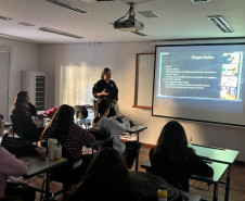 PCPR promove palestras sobre prevenção às drogas e conscientiza cerca de 400 jovens em Maringá