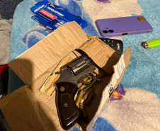 PCPR apreende armas, drogas e R$ 78 mil em operação contra grupo criminoso em Curitiba