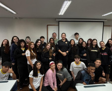 PCPR promove palestras sobre prevenção às drogas e conscientiza cerca de 400 jovens em Maringá