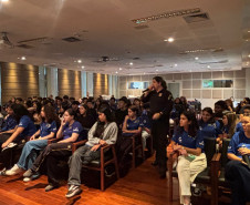PCPR promove palestras sobre prevenção às drogas e conscientiza cerca de 400 jovens em Maringá