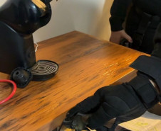 PCPR prende homem em flagrante por tráfico de drogas e porte ilegal de arma de fogo em Cascavel
