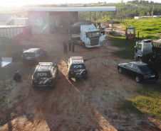 PCPR apreende R$ 48 mil, veículos, embarcações e armas durante operação contra fraude milionária em Maringá