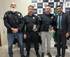 PCPR homenageia policiais civis por 10 e 20 anos de serviço em Ponta Grossa