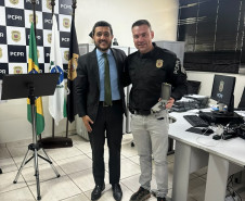 PCPR homenageia policiais civis por 10 e 20 anos de serviço em Ponta Grossa