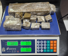 PCPR prende homem por tráfico de drogas e apreende dois adolescentes em Fazenda Rio Grande