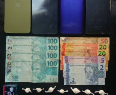 PCPR e PMPR prendem quatro pessoas em operação contra o tráfico de drogas em Centenário do Sul e Cafeara