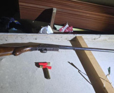 PCPR prende dois homens em flagrante por furto de energia e posse irregular de arma de fogo