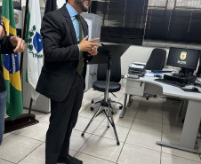 PCPR homenageia policiais civis por 10 e 20 anos de serviço em Ponta Grossa
