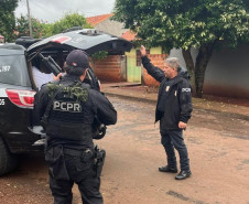PCPR e PMPR prendem duas pessoas por tráfico de drogas em Sertaneja
