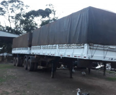 PCPR recupera carretas roubadas em propriedade de membro de quadrilha de roubo a carga da RMC