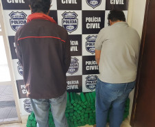 PCPR prende dois por tráfico e aprende quase 100 kg de maconha em Foz do Iguaçu