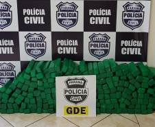 PCPR prende dois por tráfico e aprende quase 100 kg de maconha em Foz do Iguaçu