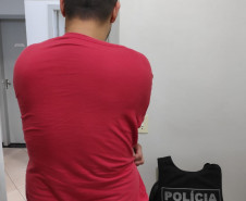 PCPR prende dois por tráfico e aprende quase 100 kg de maconha em Foz do Iguaçu