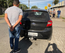 PCPR prende suspeito e recupera veículo horas depois do roubo em São José dos Pinhais