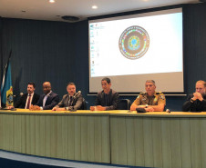 Forças de segurança discutem combate ao crime na fronteira.
