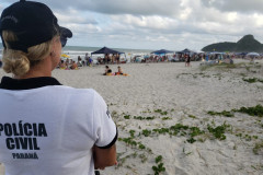 Policial Civil trablahando no litoral