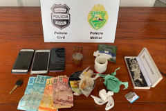 Produtos apreendidos: celulares, dinheiro, drogas, munições e jóias
