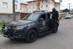 policiais em operação