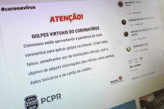 Foto de tela com texto sobre golpe virtual