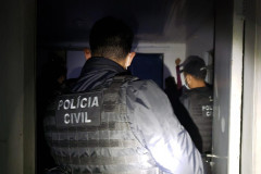 Policiais civis em operação