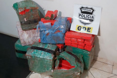 Diversos pacotes de droga apreendida