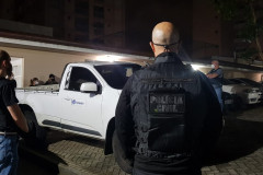 Policiais civis realizando operação
