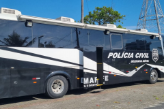 PCPR comparece com delegacia móvel a evento natalino em Guaratuba