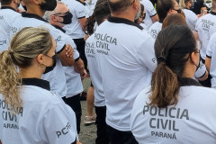 Diversos policiais reunidos
