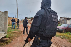 Policiais civis em operação nas ruas