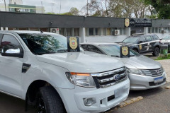 Veículos recuperados em pátio de delegacia
