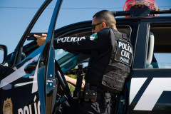 PCPR prende indivíduos e apreende droga e arma em Mandaguari 
