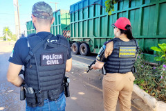  Polícias Civil e Militar apreendem mil caixas de cigarros contrabandeados no Norte do Estado