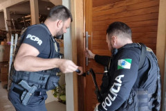 PCPR prende homem em flagrante por posse irregular de arma de fogo e apreende 135 munições em Umuarama