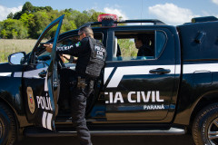 PCPR prende em flagrante três indivíduos por furto após saquearem carga na RMC 