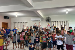 PCPR realiza doação de brinquedos para crianças carentes em Campo Mourão e Luiziana